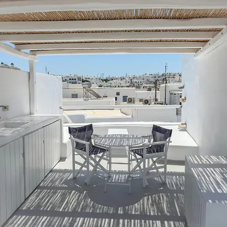 Brunella Paros Naousa (Paros)