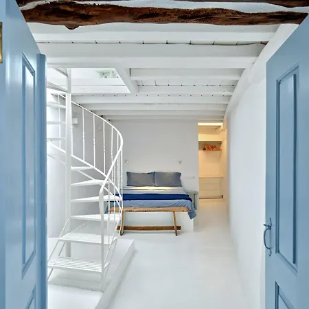 Nyaraló Brunella Paros Náusza