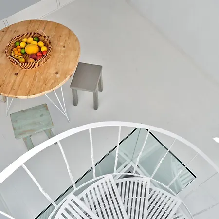 Brunella Paros * Náusza