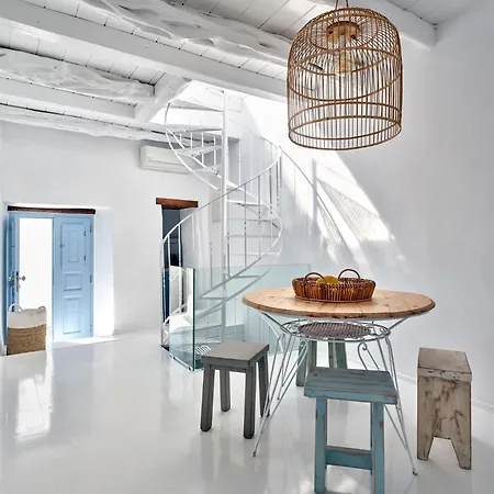 Brunella Paros Nyaraló Náusza